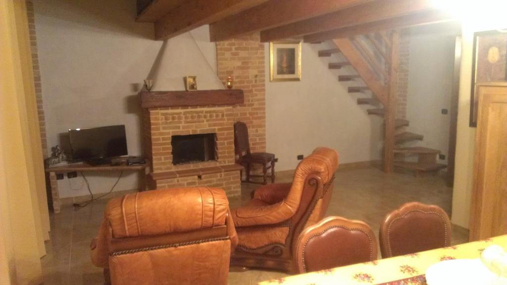 Agriturismo Ercolana Neviglie Buitenkant foto